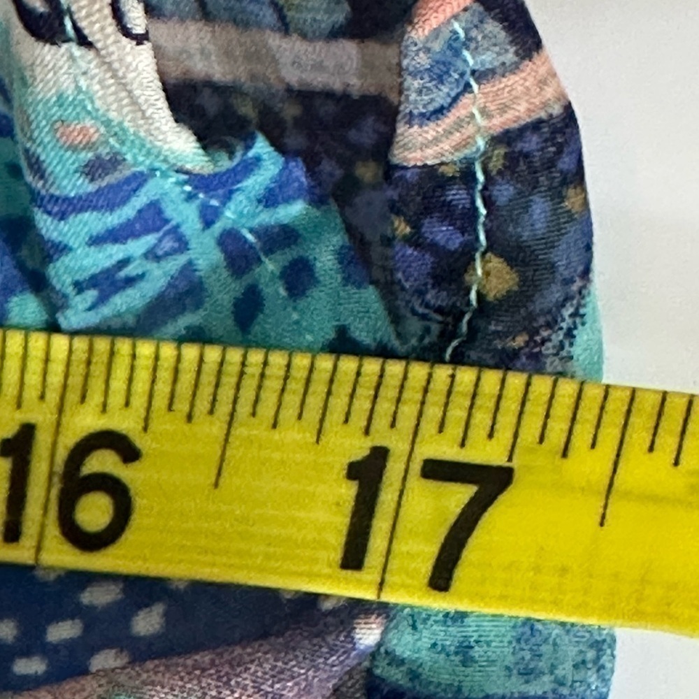 City Triangle’s sz sm dress in an abstract design. Sheer fabric with a lining - Picture 5 of 13